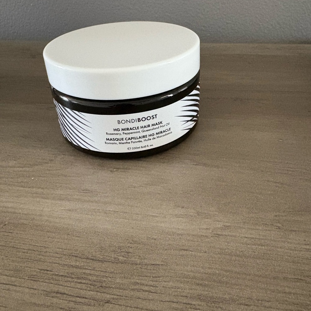 BONDI BORN Skincare Mask - White
